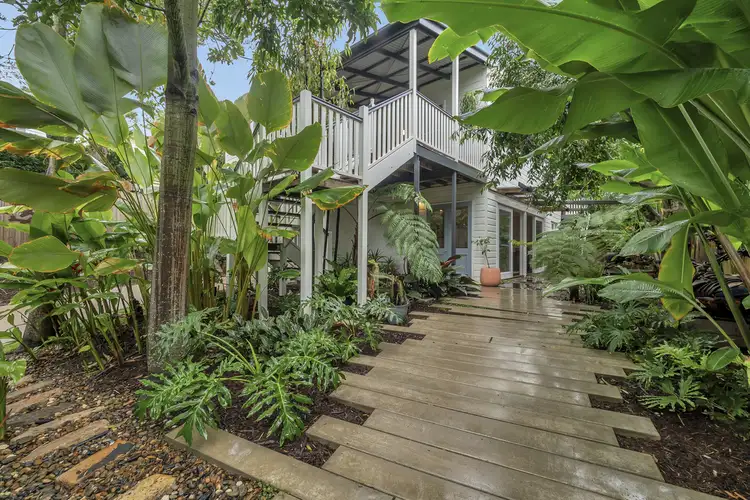 77 Tranters Avenue, Camp Hill QLD 4152