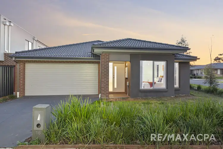 16 Sapling Boulevard, Tarneit VIC 3029