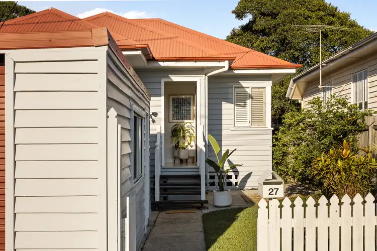 27 Arundal Street, Brighton QLD 4017