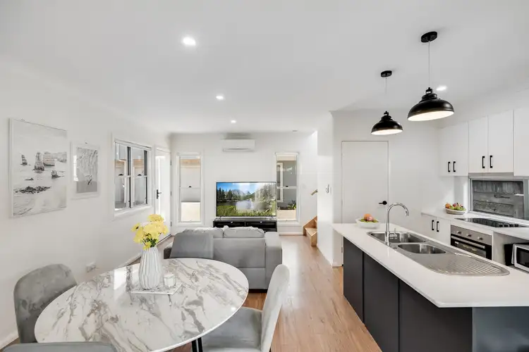 10/316 Stenner Street, Middle Ridge QLD 4350