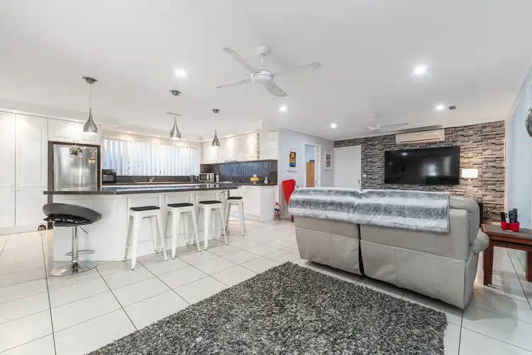 Second view of Homely house listing, 10 Arthur Court, Skye VIC 3977