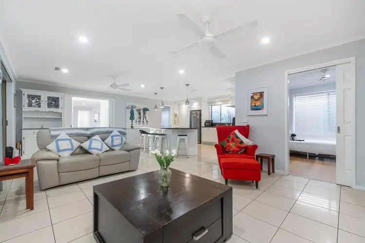 Third view of Homely house listing, 10 Arthur Court, Skye VIC 3977