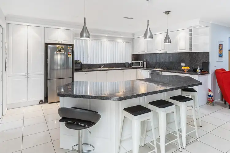 Fourth view of Homely house listing, 10 Arthur Court, Skye VIC 3977