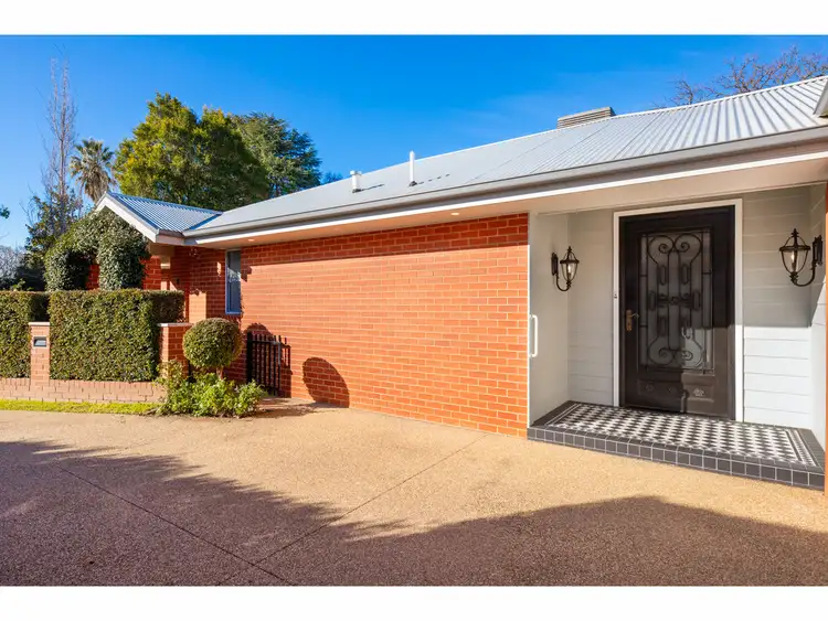 Second view of Homely house listing, 5 Fernhurst Court, Albury NSW 2640