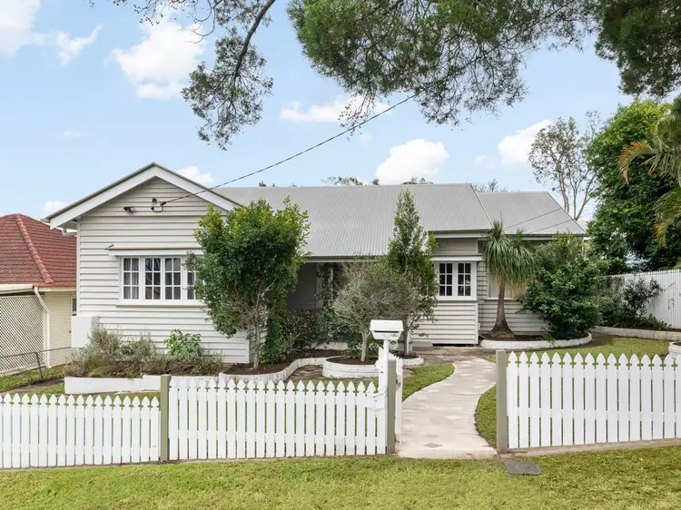 7 Burn Street, Camp Hill QLD 4152