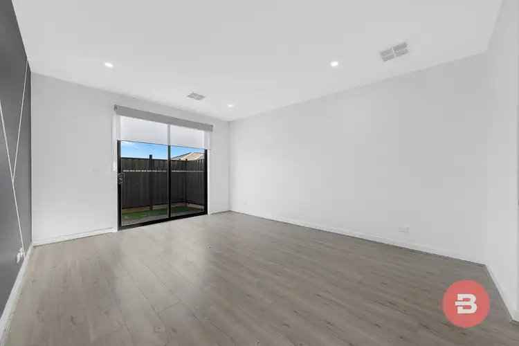 Seventh view of Homely house listing, 5 Oleander Circuit, Beveridge VIC 3753