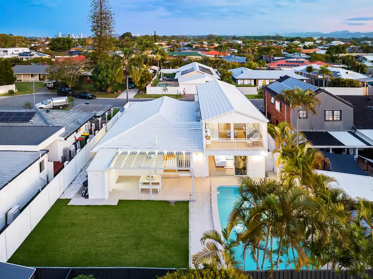 42 Fairsky Avenue, Mermaid Waters QLD 4218