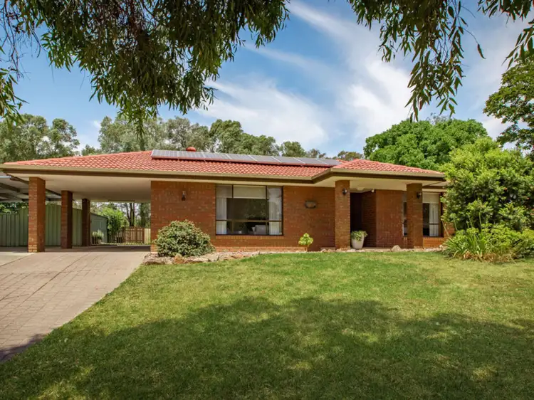 19 Park View Close