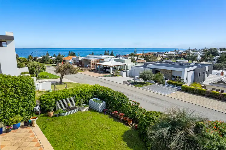 36 King Albert Road, Trigg WA 6029