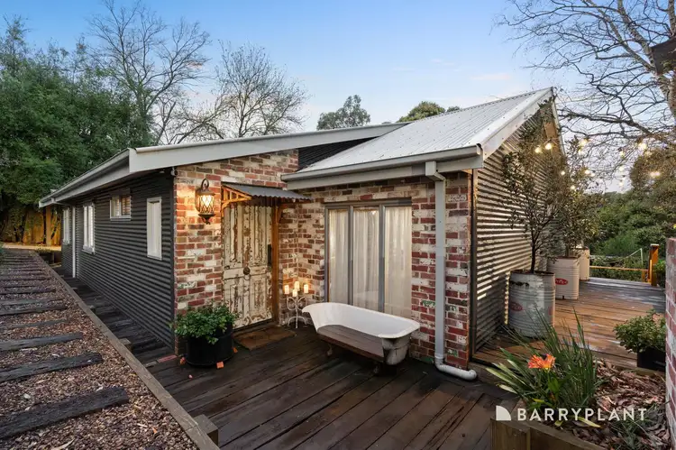 17 Paradise Avenue, Clematis VIC 3782