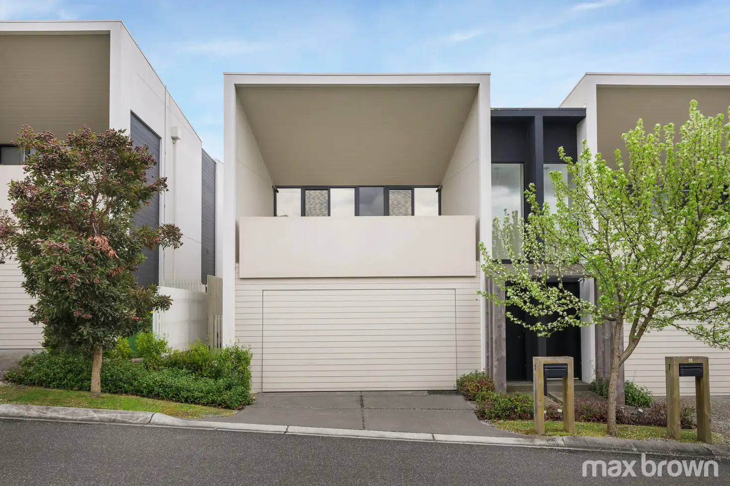 Main view of Homely townhouse listing, 5 Belsay Chase, Chirnside Park VIC 3116