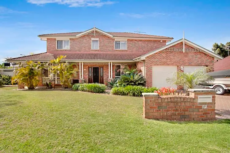 18 Minnek Close
