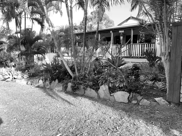 33 Shirley Street, Coochiemudlo Island QLD 4184