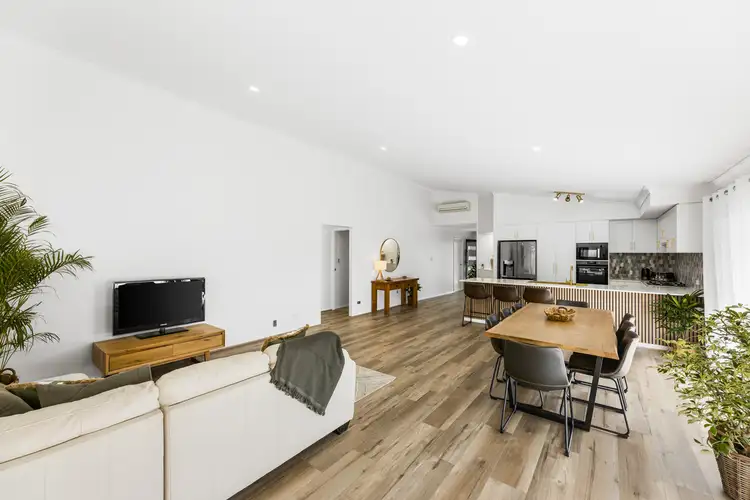 Fifth view of Homely house listing, 8 Weis Crescent, Middle Ridge QLD 4350