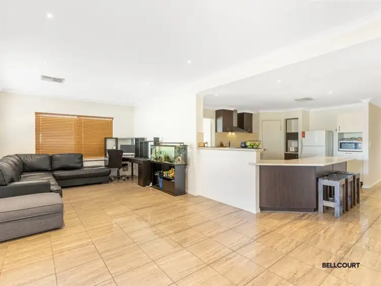 Second view of Homely house listing, 6 Savannah Circuit, Success WA 6164
