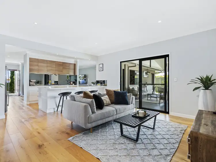 Sixth view of Homely house listing, 7 Caldicot Place, Carindale QLD 4152