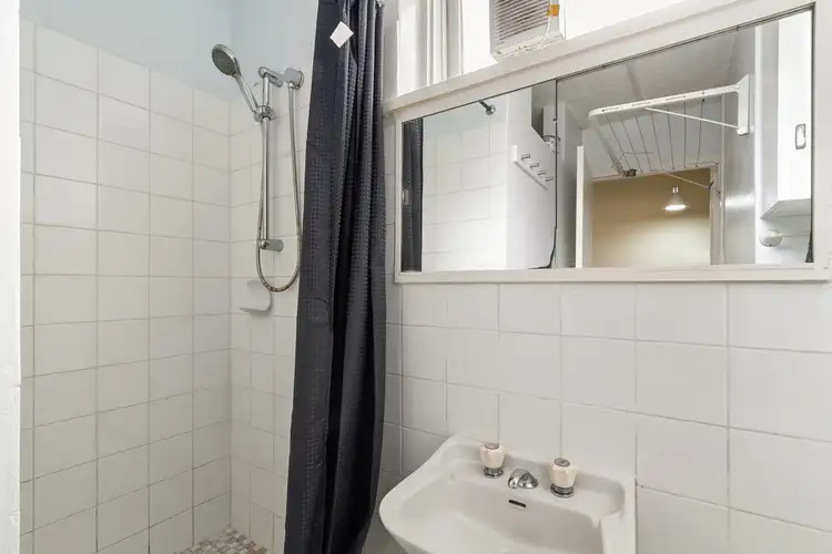 Fifth view of Homely flat listing, 1/291 York Street, Sale VIC 3850