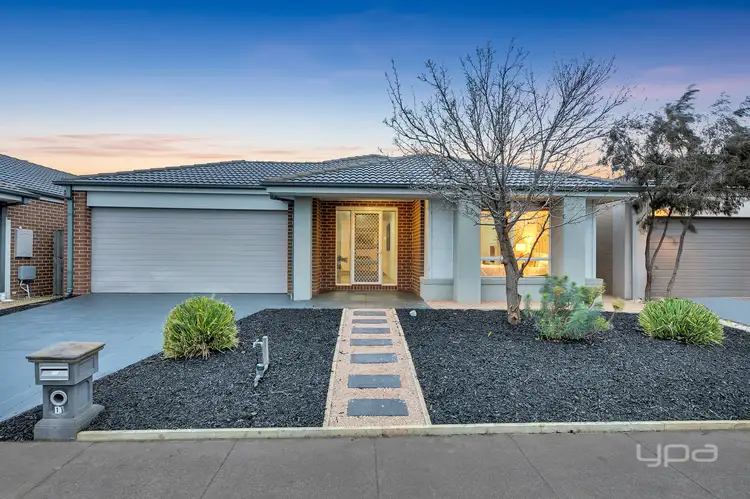 11 Seacoast Street, Point Cook VIC 3030