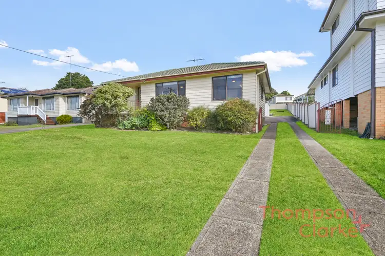 10 Hawkins Street, Rutherford NSW 2320