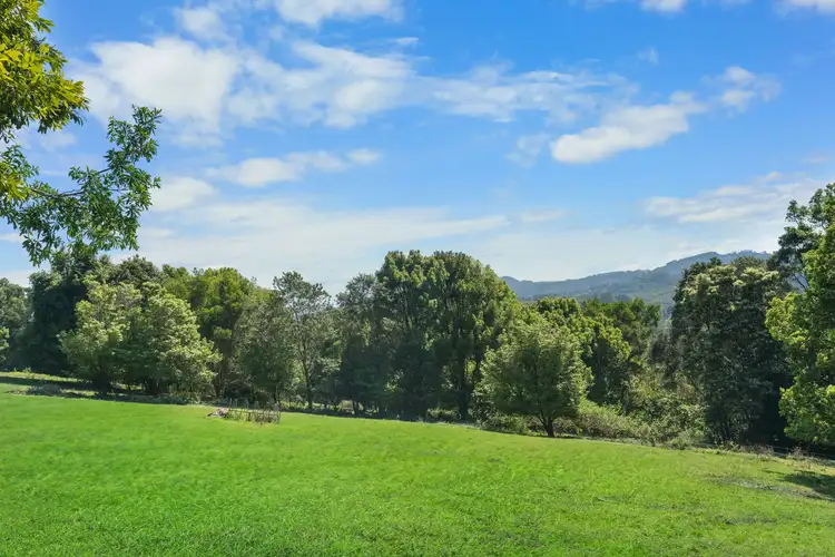 90 Bates Road, Federal NSW 2480