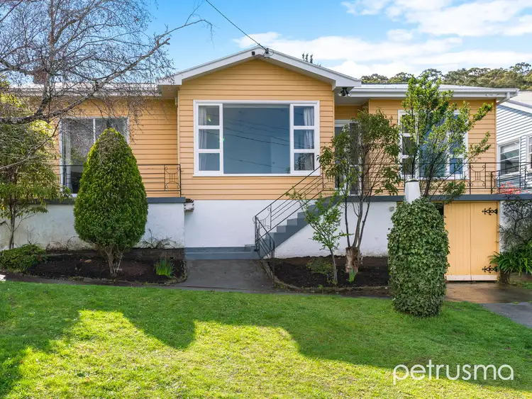 13 Corinna Road, Lindisfarne TAS 7015
