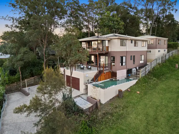 33 Tamarix Street, Chapel Hill QLD 4069
