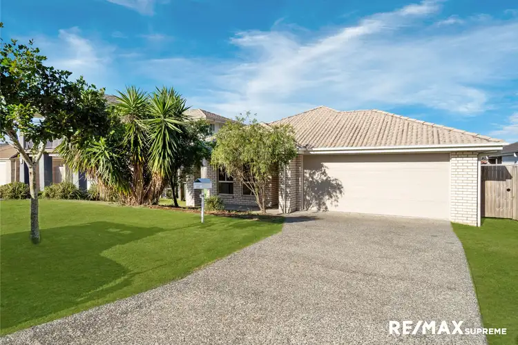 18 Maurie Pears Crescent