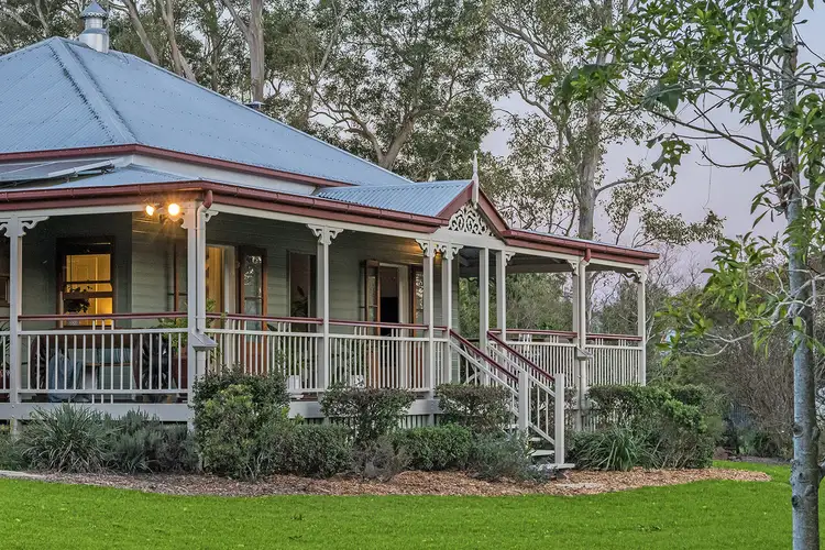 6 Lake View Close, Samsonvale QLD 4520