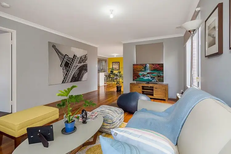 14 Worcester Bend, Piara Waters WA 6112