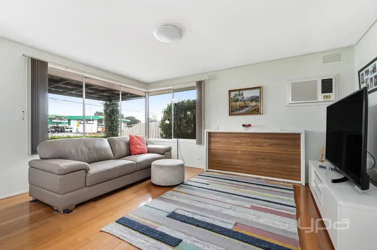 Fourth view of Homely house listing, 5 Gladstone Park Drive, Gladstone Park VIC 3043