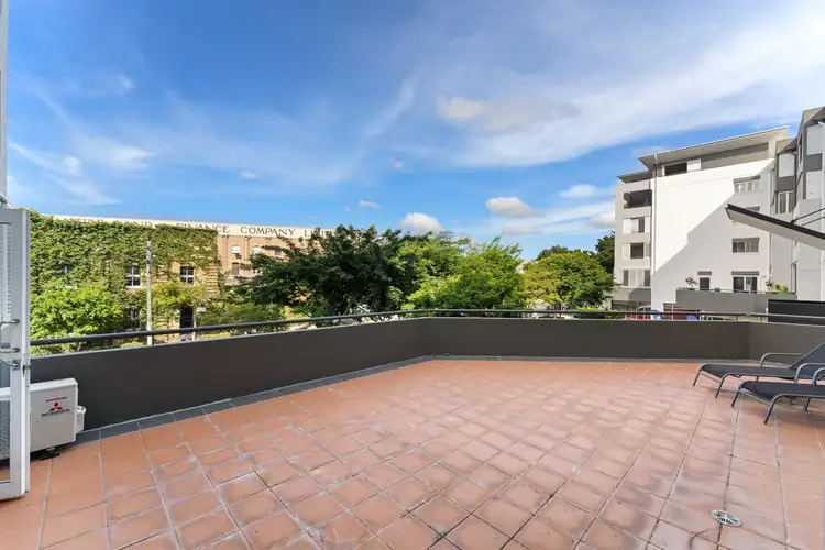 Third view of Homely apartment listing, 6/46 Chermside Street, Teneriffe QLD 4005