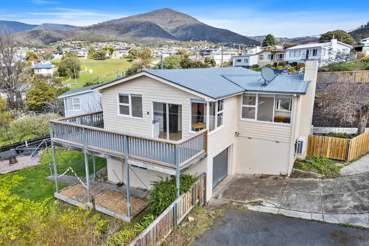 7 Langura Avenue, Chigwell TAS 7011