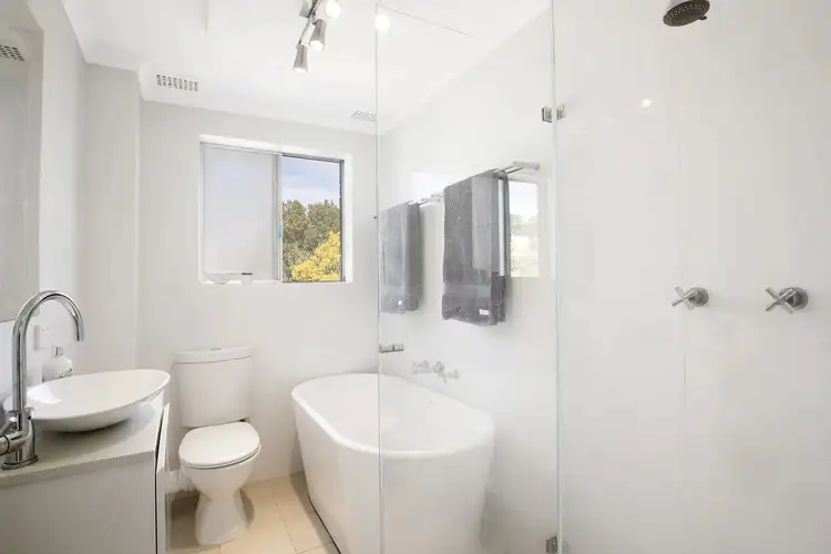 Sixth view of Homely unit listing, 7/78 Wyuna Avenue, Freshwater NSW 2096