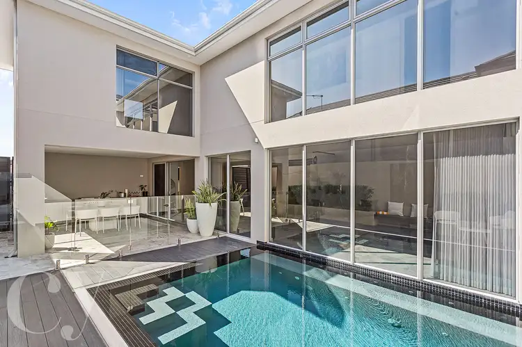 28 Pantheon Avenue, North Coogee WA 6163