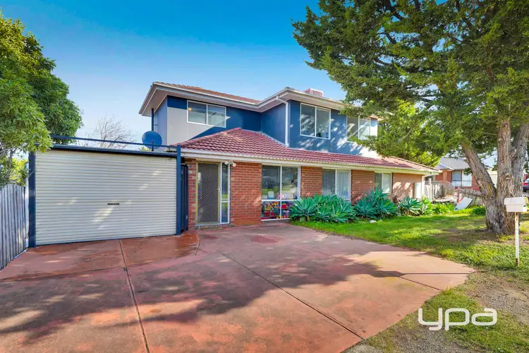 27 Fuschia Place, Meadow Heights VIC 3048