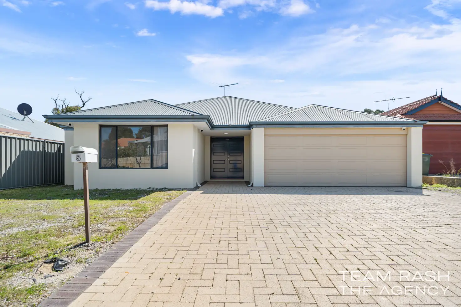 Main view of Homely house listing, 5 Fareham Crescent, Wellard WA 6170