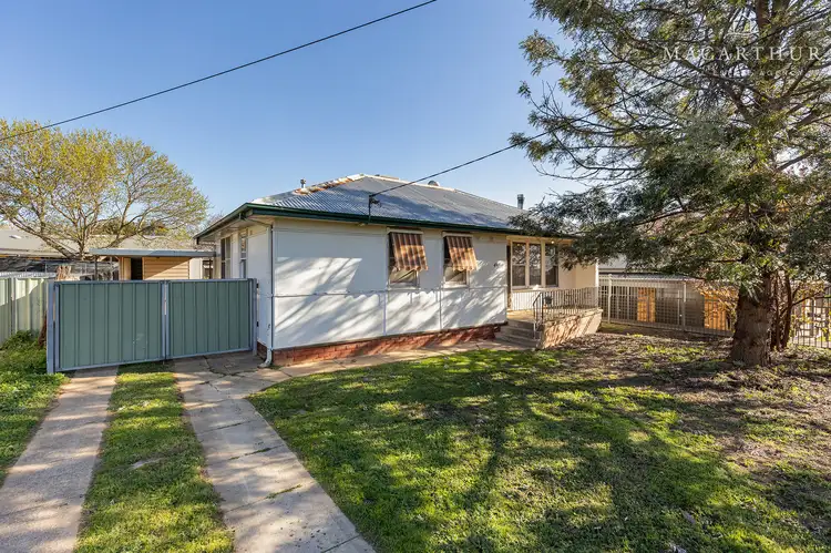 46 McKell Avenue, Mount Austin NSW 2650