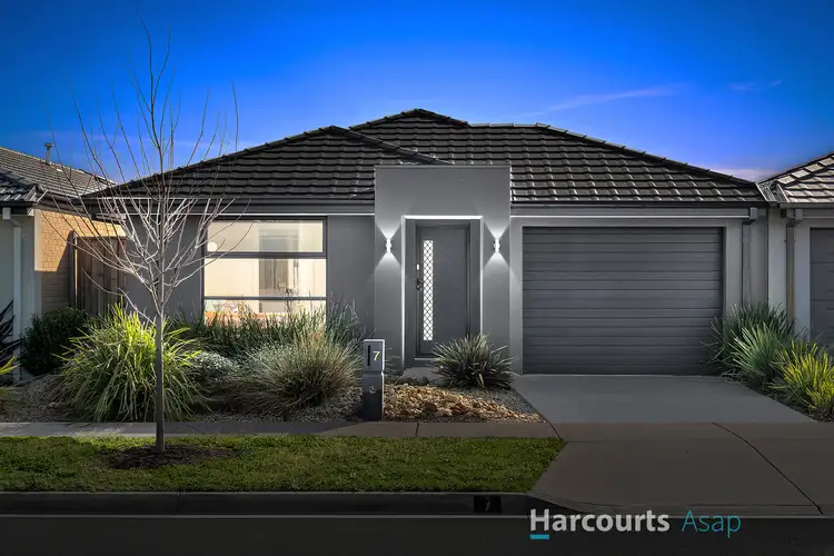 7 Limandus Crescent, Cranbourne South VIC 3977