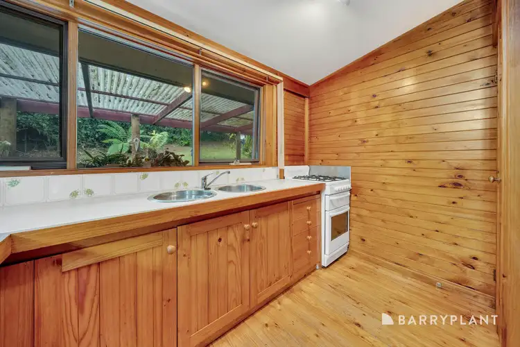 Fifth view of Homely house listing, 10 Carramar Court, Emerald VIC 3782