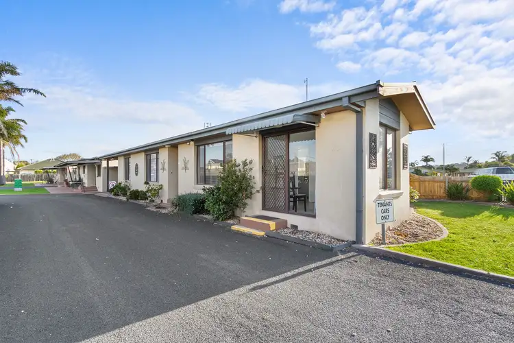 6 Roadknight Street, Lakes Entrance VIC 3909