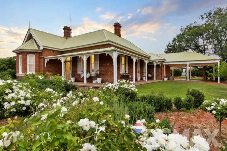 45 Railway Parade, Junee NSW 2663