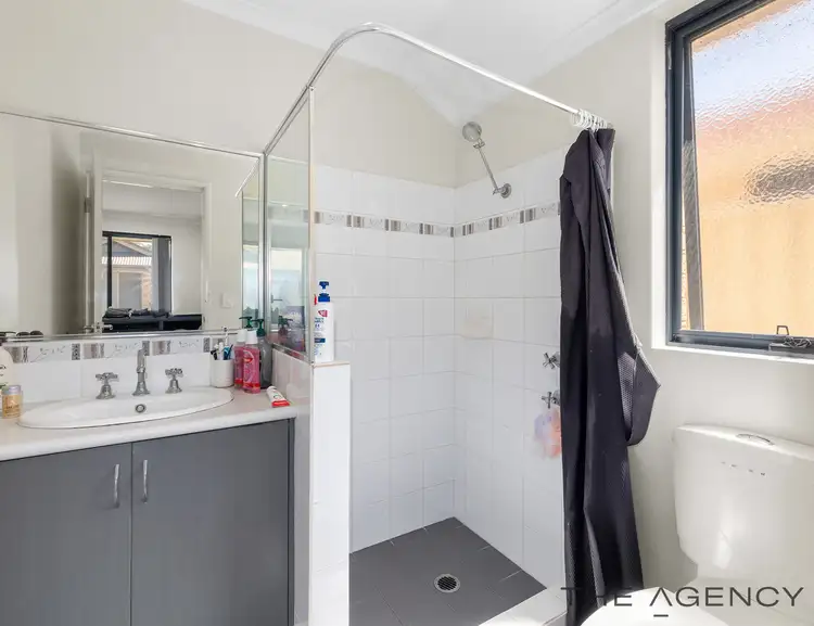 Fourth view of Homely villa listing, 15/1 Coojong Link, Success WA 6164