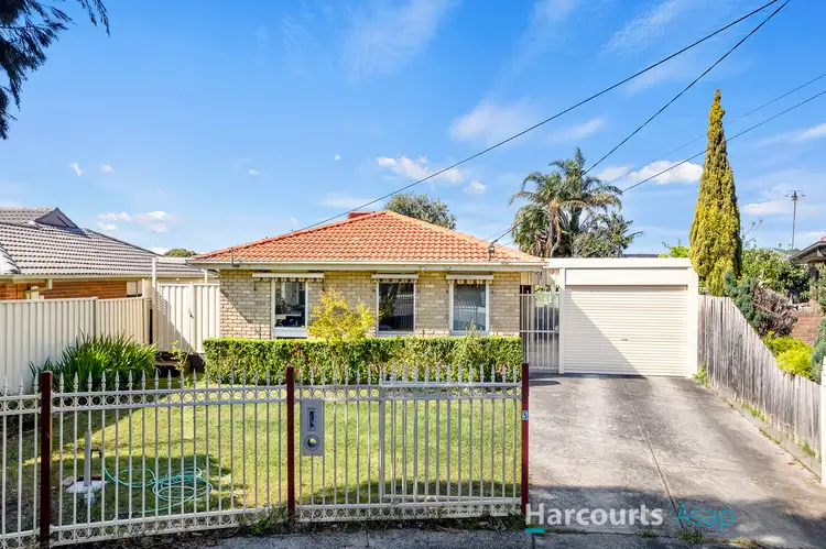 5 Paviour Court, Dandenong North VIC 3175