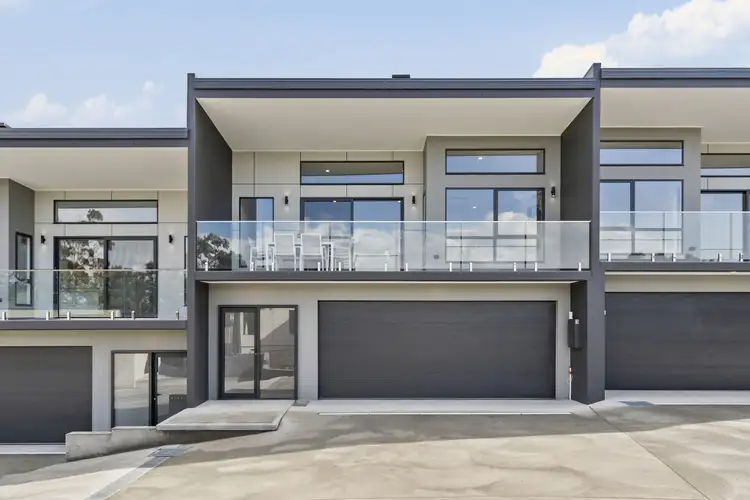 2/35 O'Connor Drive, Kingston TAS 7050