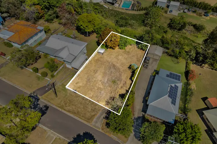 8 Slack Street, North Booval QLD 4304