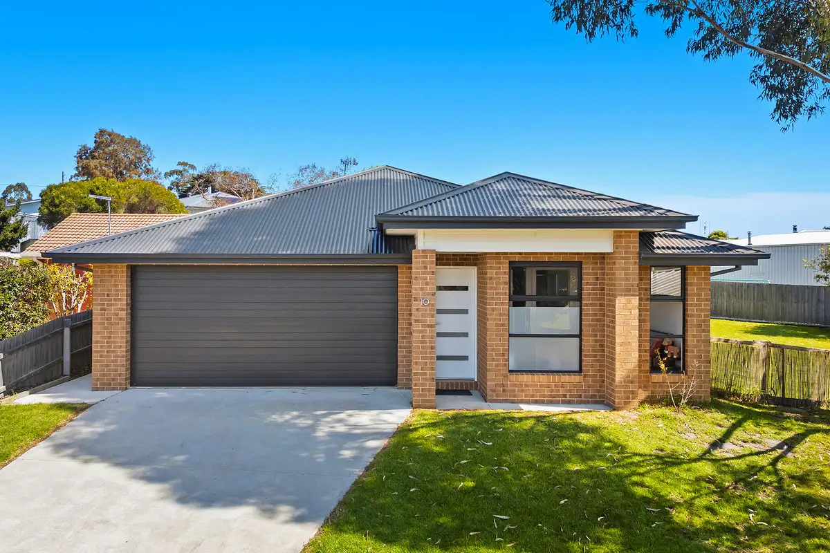 Main view of Homely house listing, 10 Margaret Court, Kalimna VIC 3909