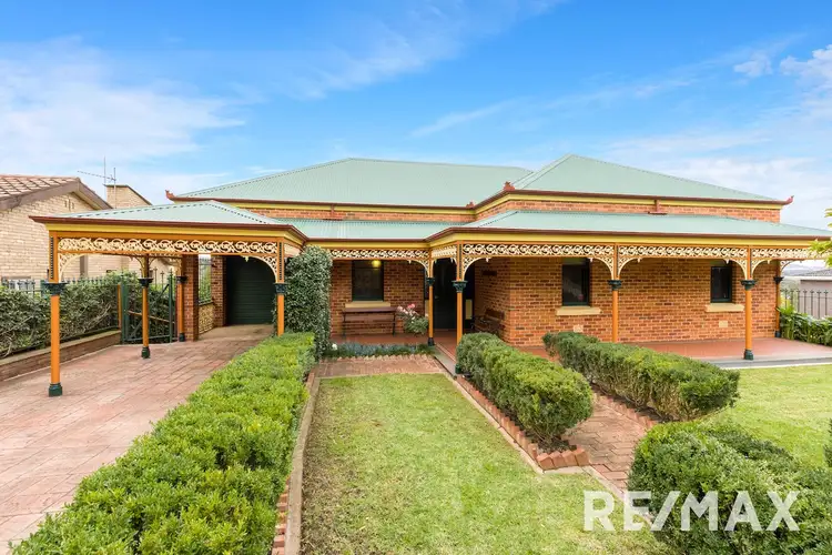 17 Andrews Avenue, Kooringal NSW 2650
