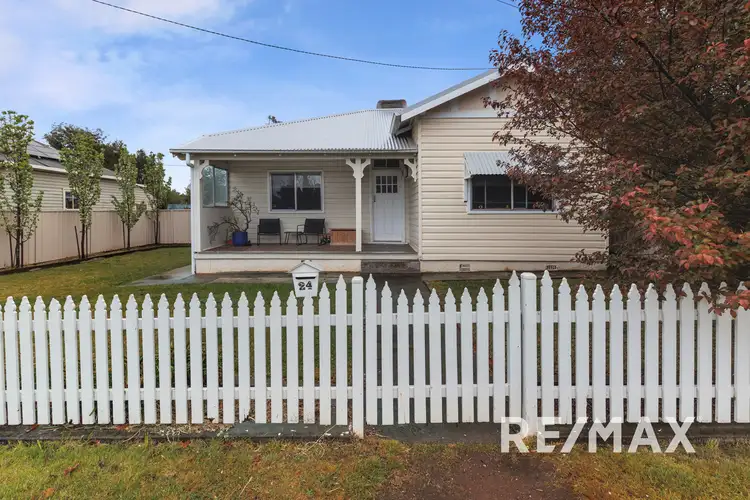 24 Elizabeth Street, Junee NSW 2663
