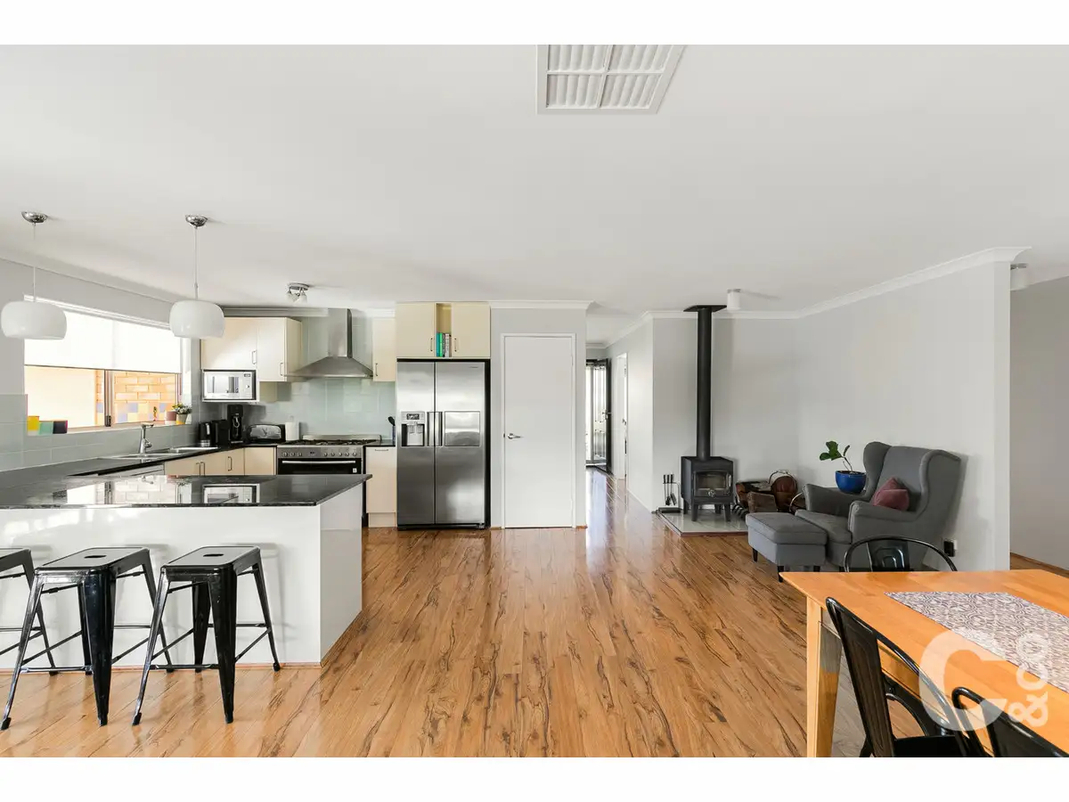 Main view of Homely house listing, 10 Liddington Rise, Leda WA 6170