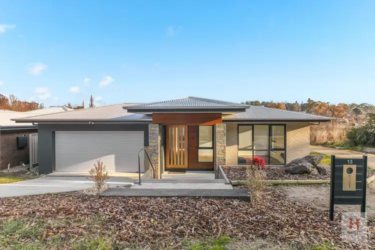 13 Hawkins Street